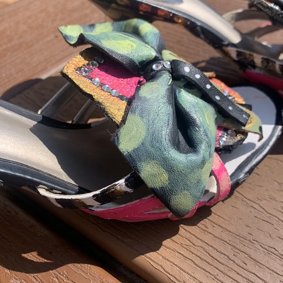 Hand painted fun, fun slip on heels. - Picture 4 of 4